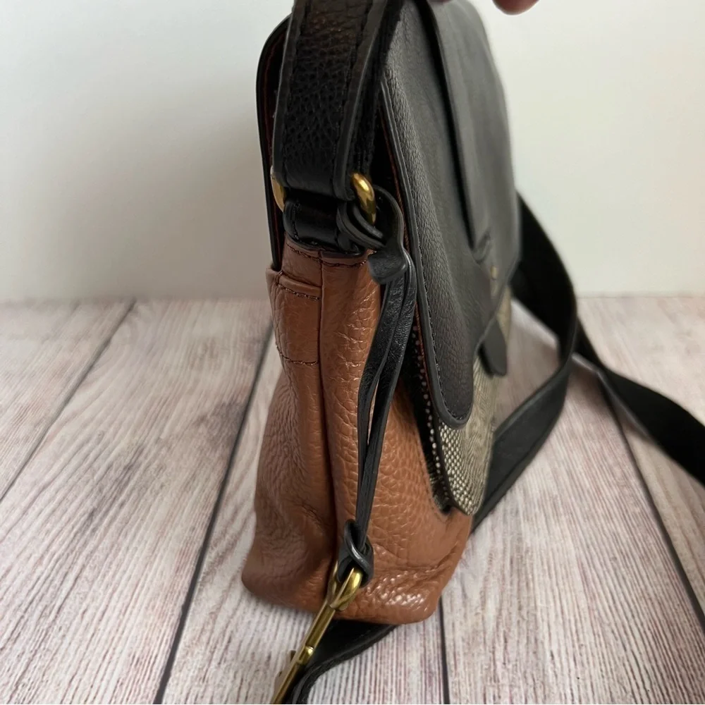 FOSSIL Multi Color Crossbody Purse